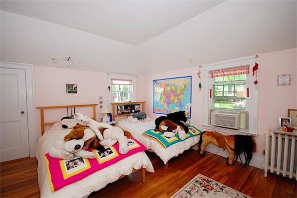 25 Bow Road Newton, MA 02459 - Photo 13 of 16
