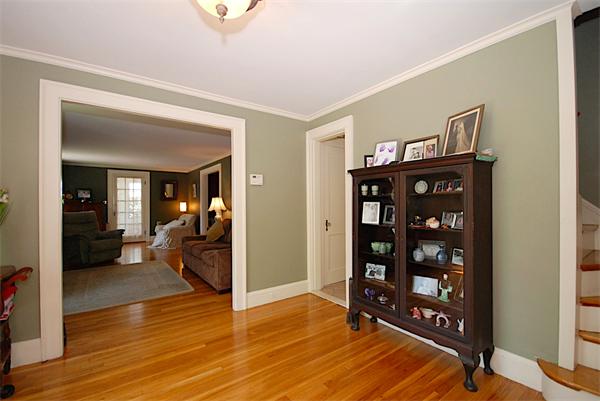 25 Bow Road Newton, MA 02459 - Photo 4 of 16
