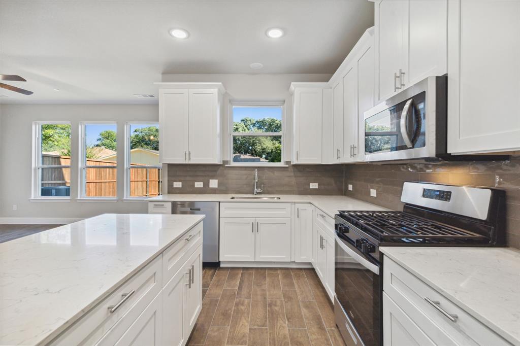 824 Heart Reef Road Plano, TX 75075 - Photo 3 of 20 Representative Photo