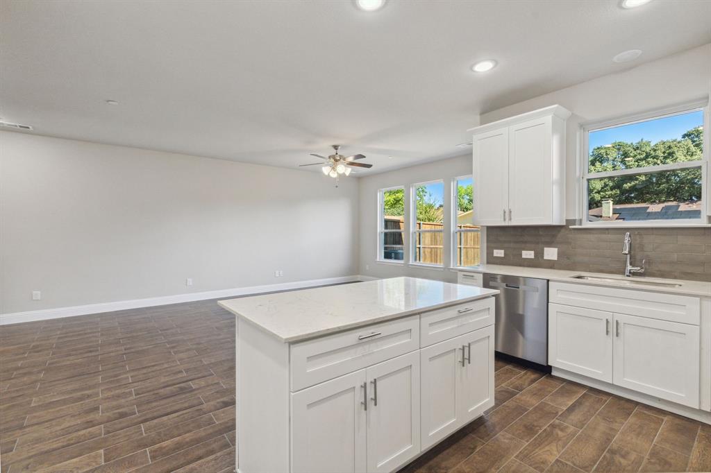 824 Heart Reef Road Plano, TX 75075 - Photo 4 of 20 Representative Photo