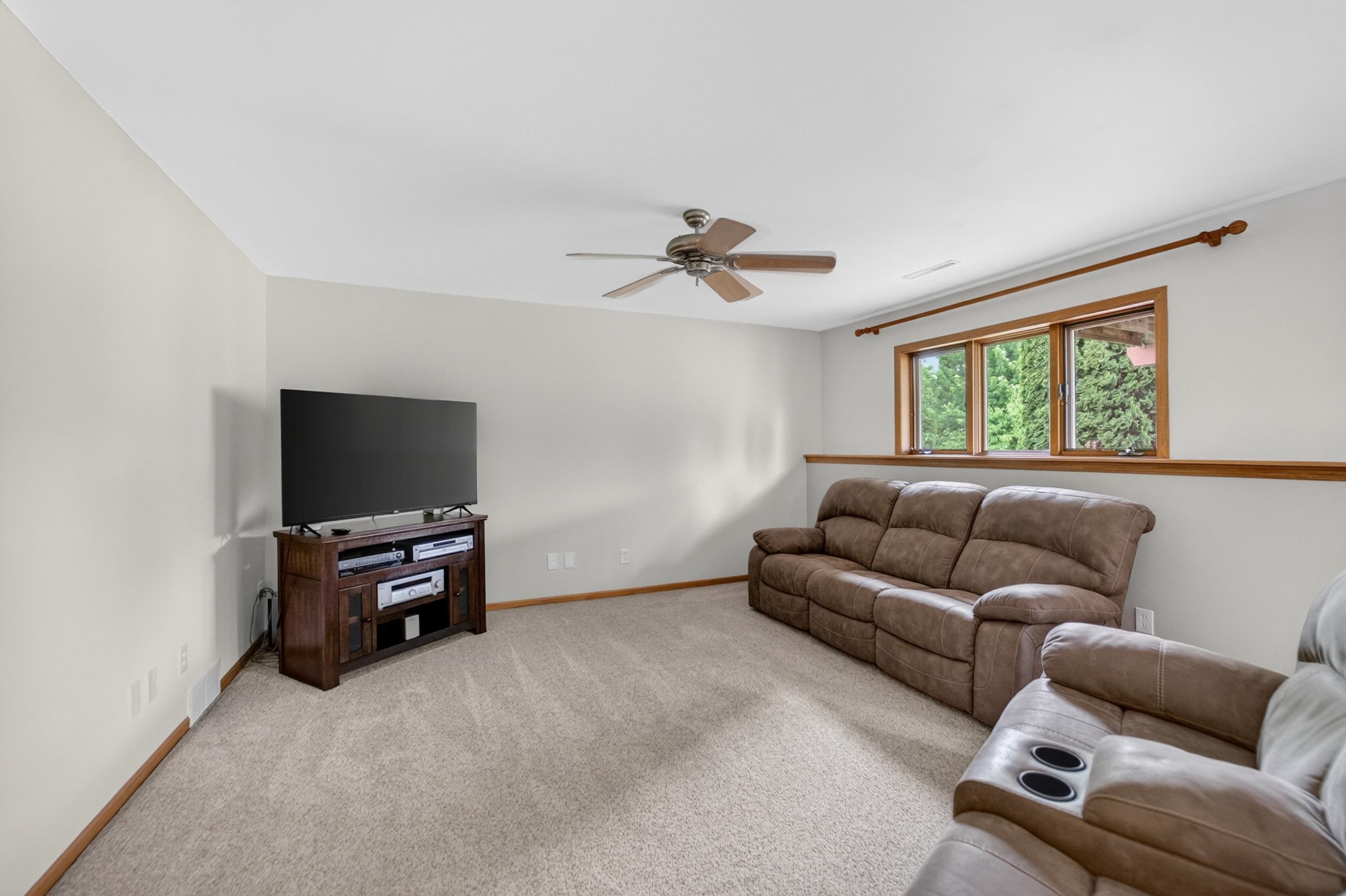 467 Sherbrooke Drive Sun Prairie, WI 53590 - Photo 18 of 27