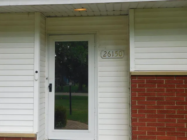 $2,200 | 26150 Barbados Road, Farmington, MI 48334