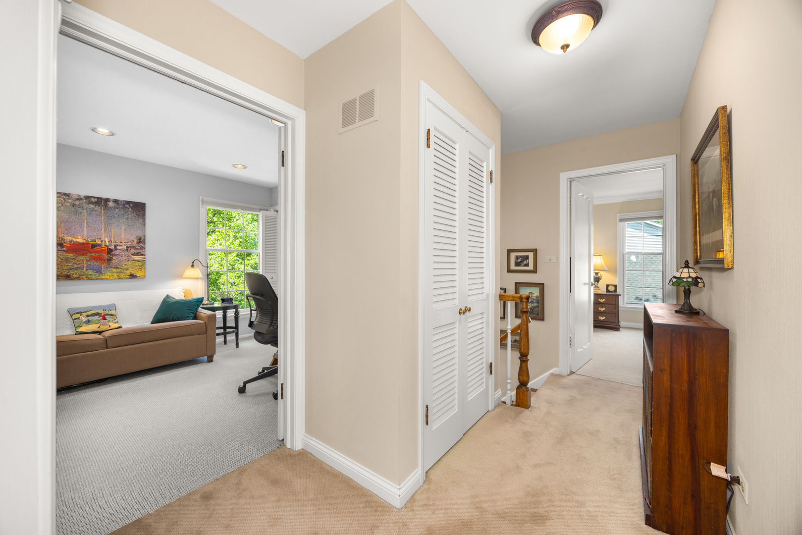 715 Smoke Tree Road Deerfield, IL 60015 - Photo 24 of 41 a view of a livingroom with furniture and a livingroom