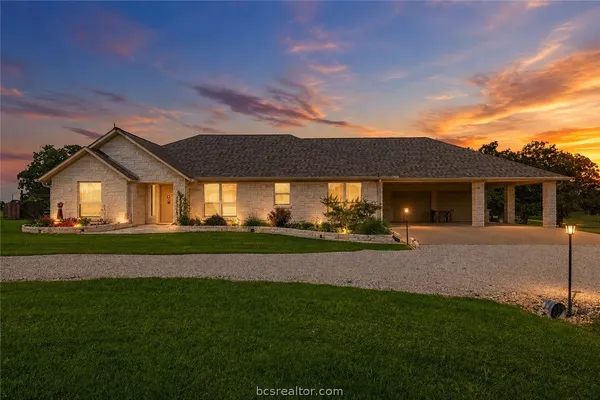 $975,000 | 14498 County Road 274, Somerville, TX 77879
