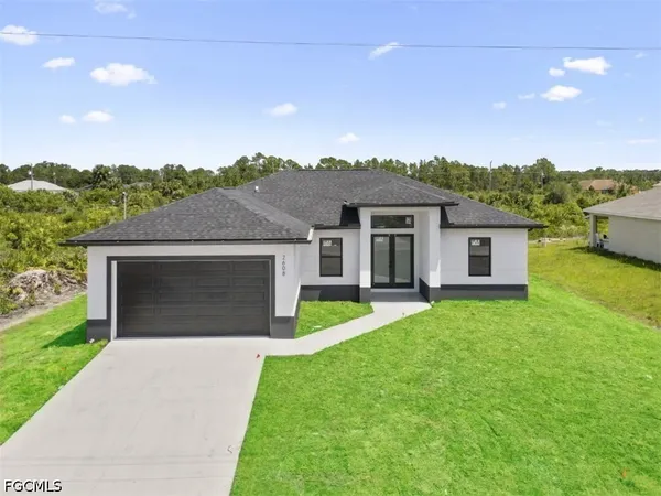 $2,000 | 17 West 7th Street, Lehigh Acres, FL 33972