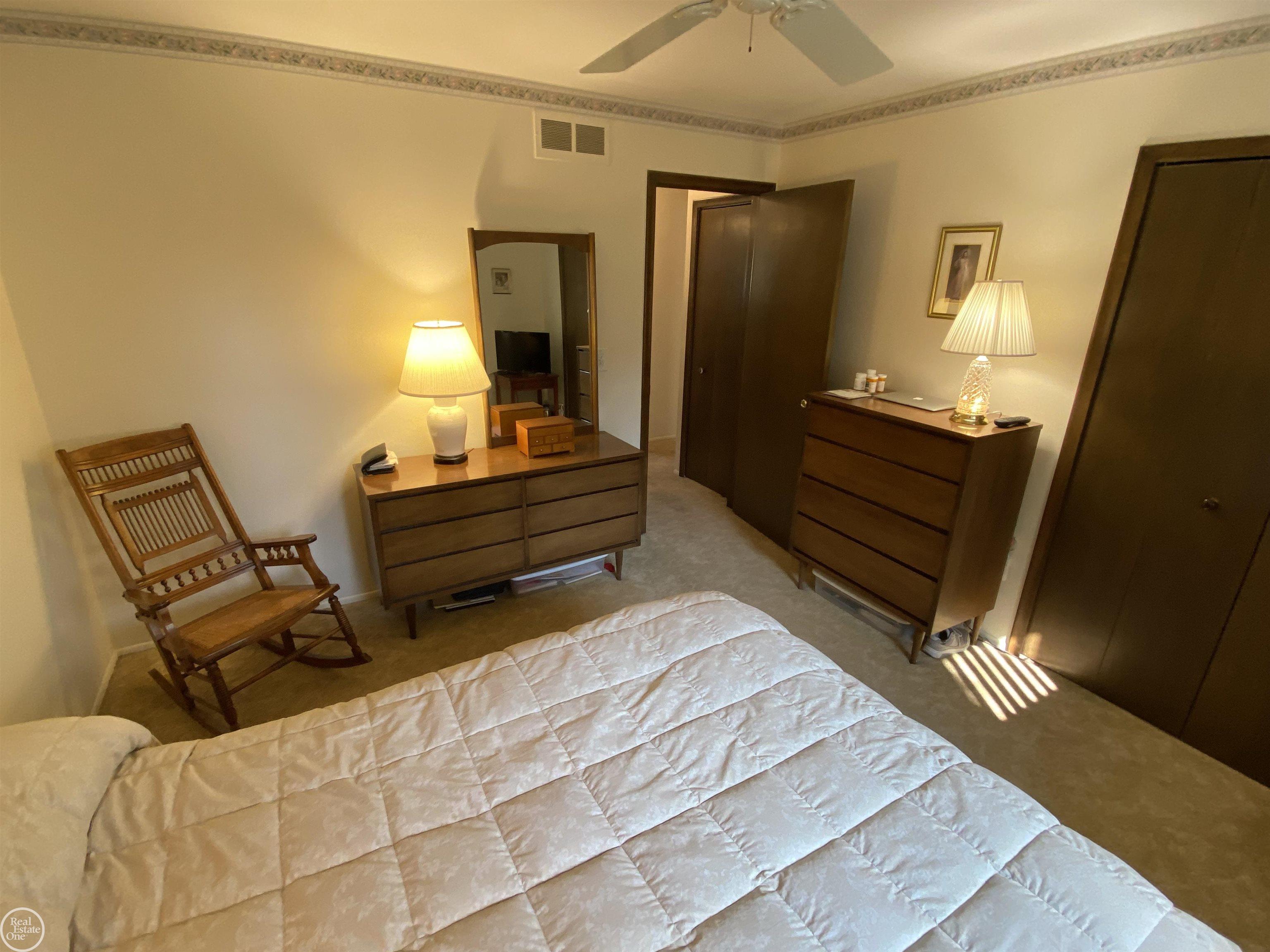 47510 Barbara Road Macomb, MI 48044 - Photo 25 of 32 50090226-24.JPG