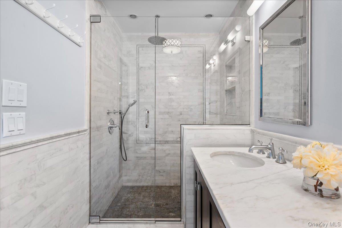 150 Kingsbury Road New Rochelle, NY 10804 - Photo 18 of 34