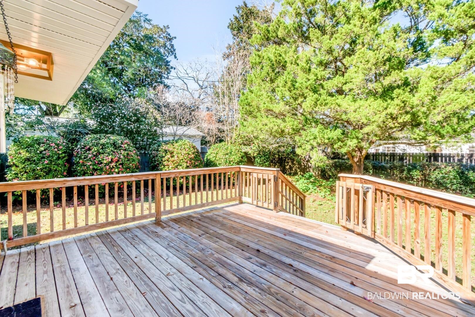 10 South Hathaway Road Mobile, AL 36608 - Photo 31 of 46 View of deck
