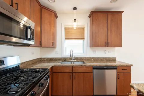 $324,999 | 6123 South Kimbark Avenue, Unit 1S, Chicago, IL 60637