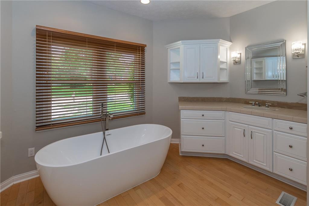 10778 Burning Ridge Lane Fishers, IN 46037 - Photo 19 of 41 Gallery Image 19
