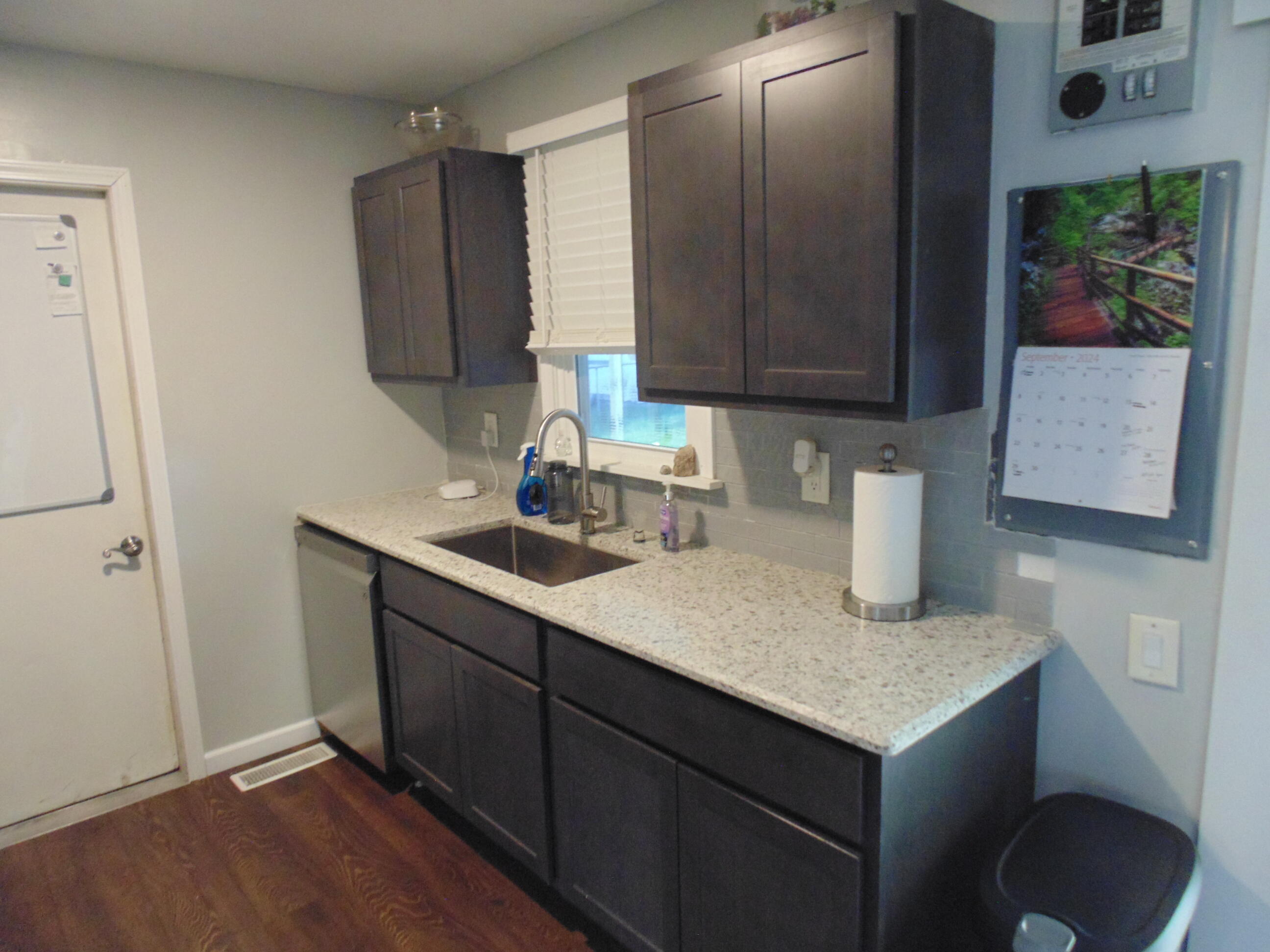 642 Oxbow Road Valparaiso, IN 46385 - Photo 13 of 34 2592x1944
