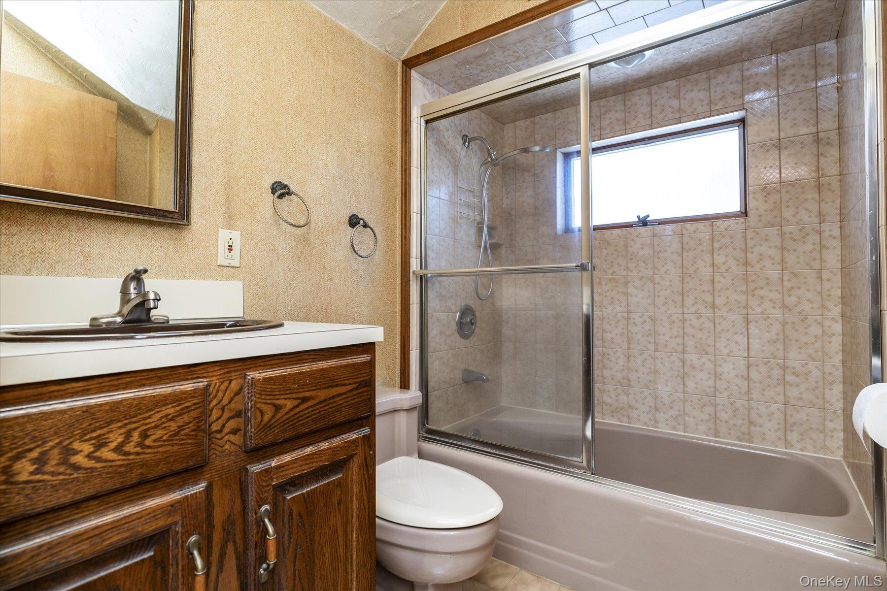 560 Stowe Avenue Baldwin, NY 11510 - Photo 20 of 25