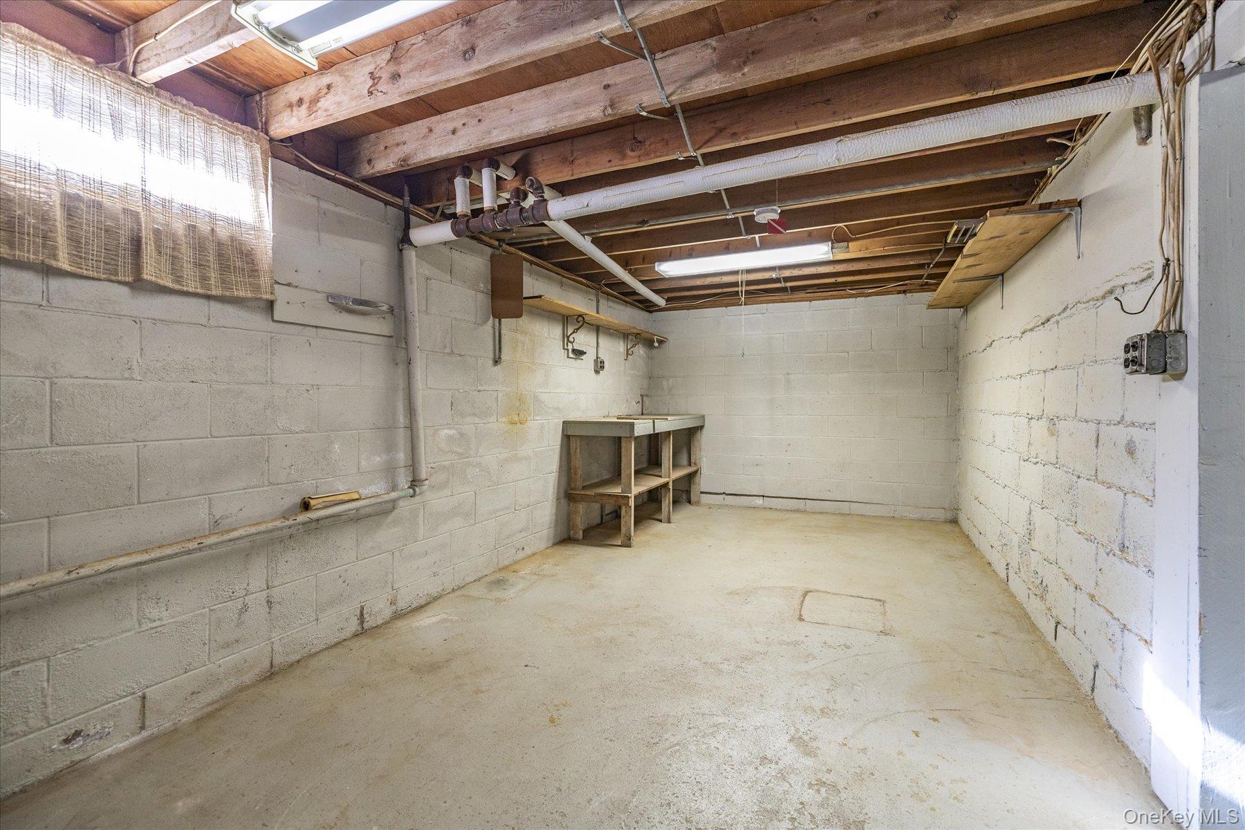 560 Stowe Avenue Baldwin, NY 11510 - Photo 23 of 25