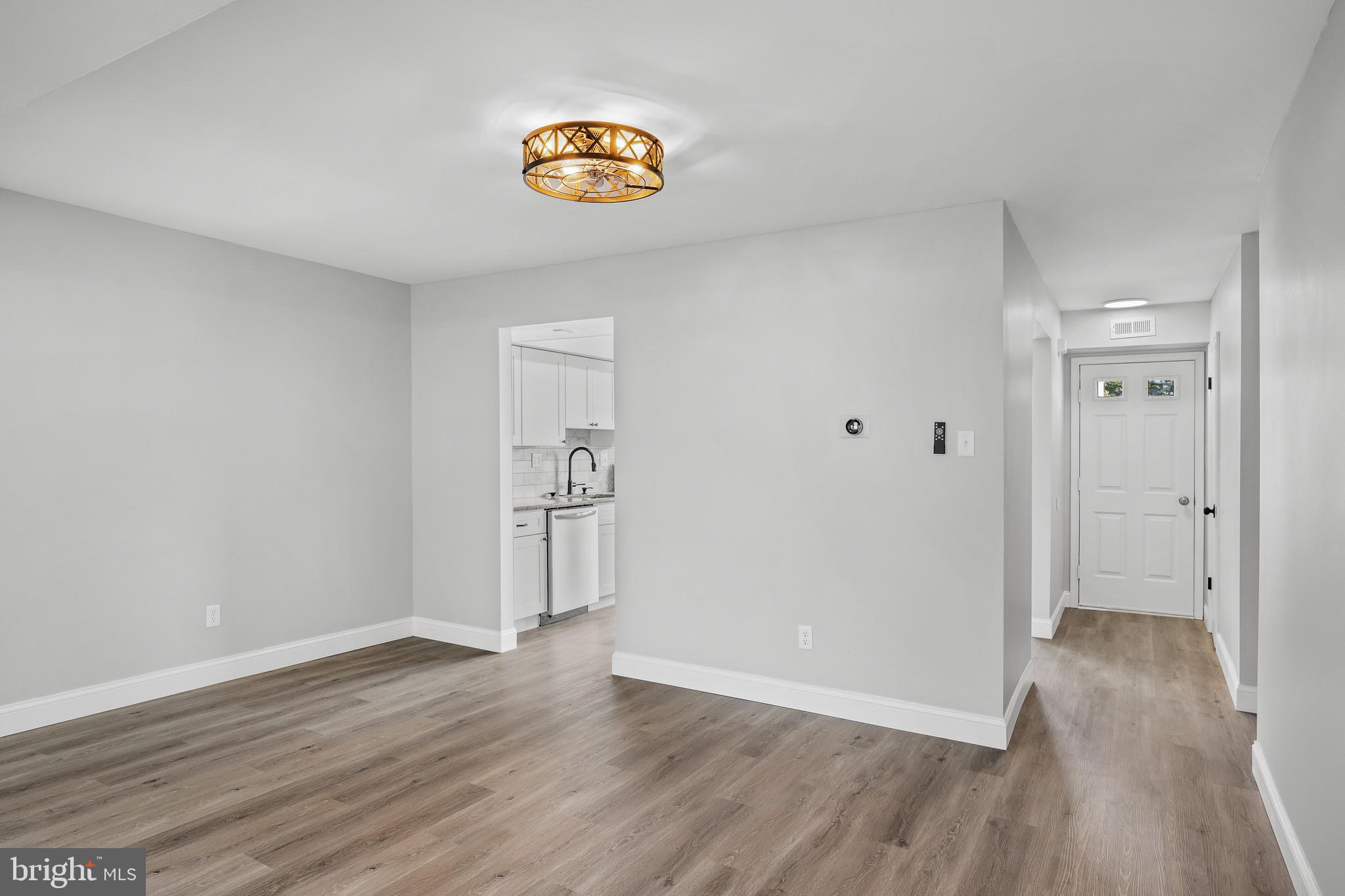 23 Blue Jay Drive Clementon, NJ 08021 - Photo 9 of 25
