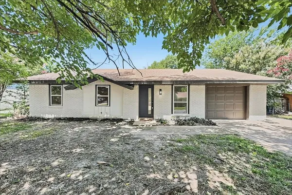 $1,950 | 3716 Clotell Drive, Fort Worth, TX 76119