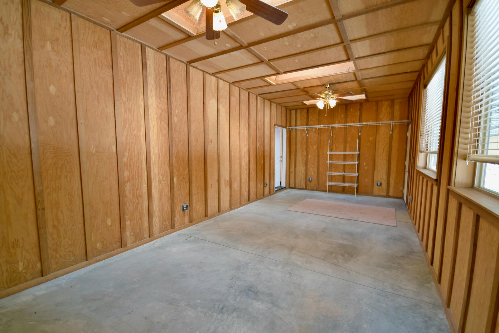 59985 Navajo Road Bend, OR 97702 - Photo 32 of 43 Enclosed porch