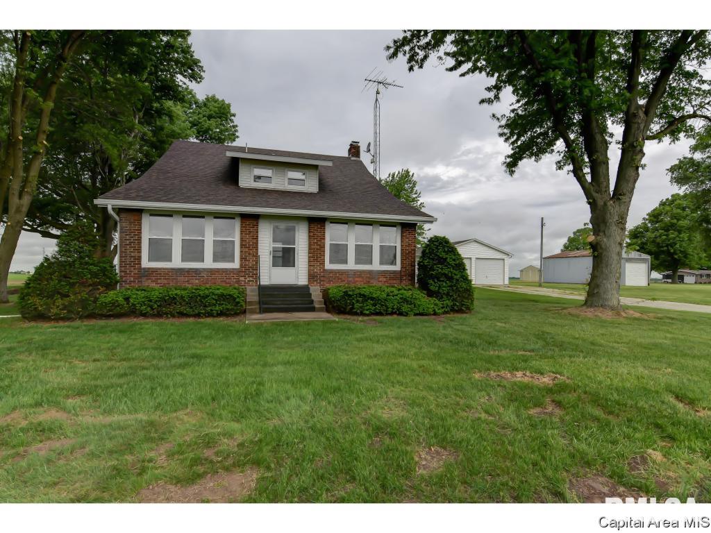 13933 North Pawnee Road Pawnee, IL 62558 - Photo 2 of 36