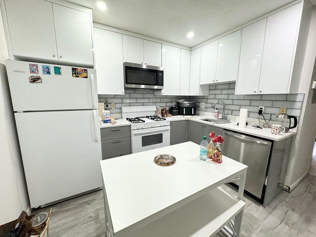 $4,700 | 90 Hammond Street, Unit 2, Boston, MA 02120