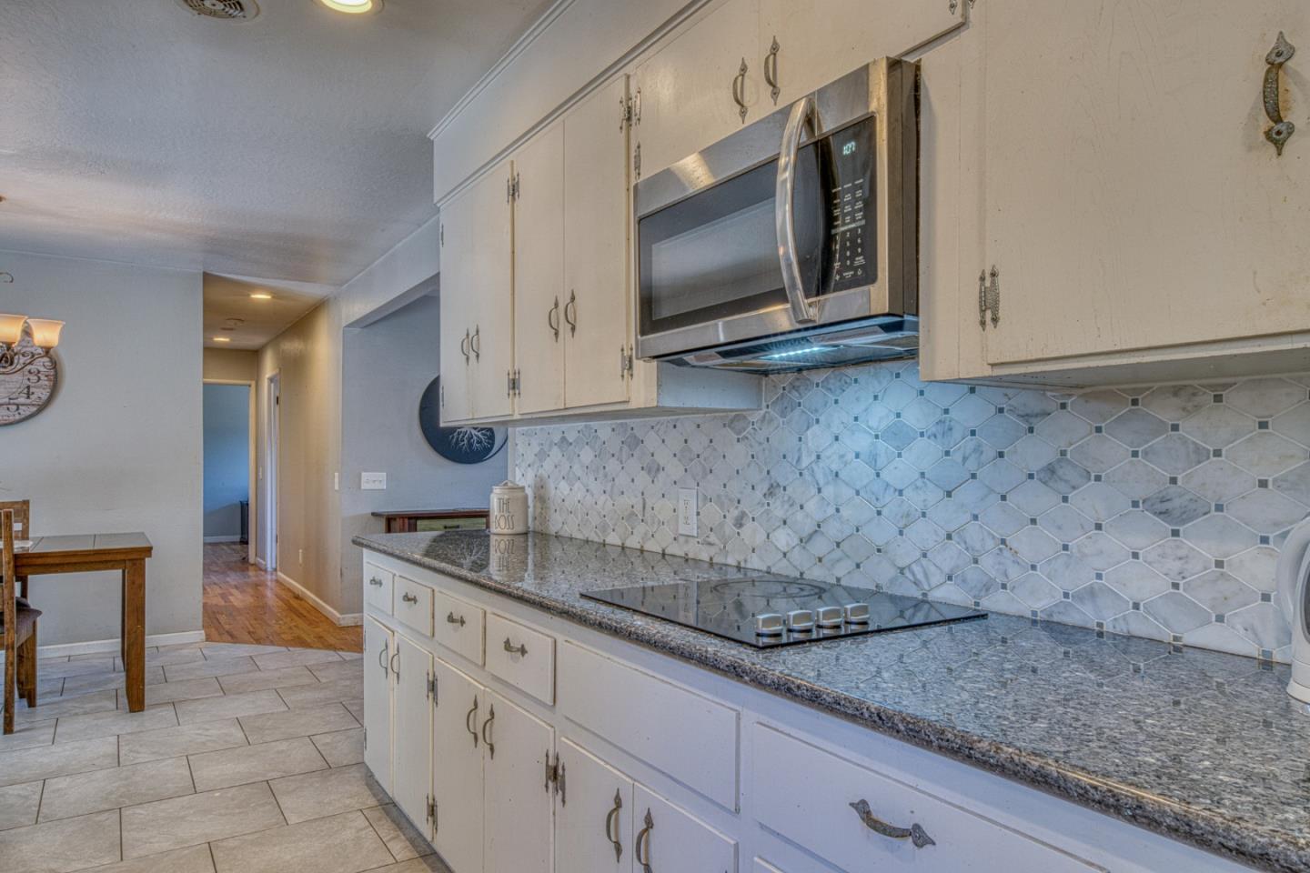 665 Paradise Road, Unit B Salinas, CA 93907 - Photo 10 of 31 Gallery Image 10