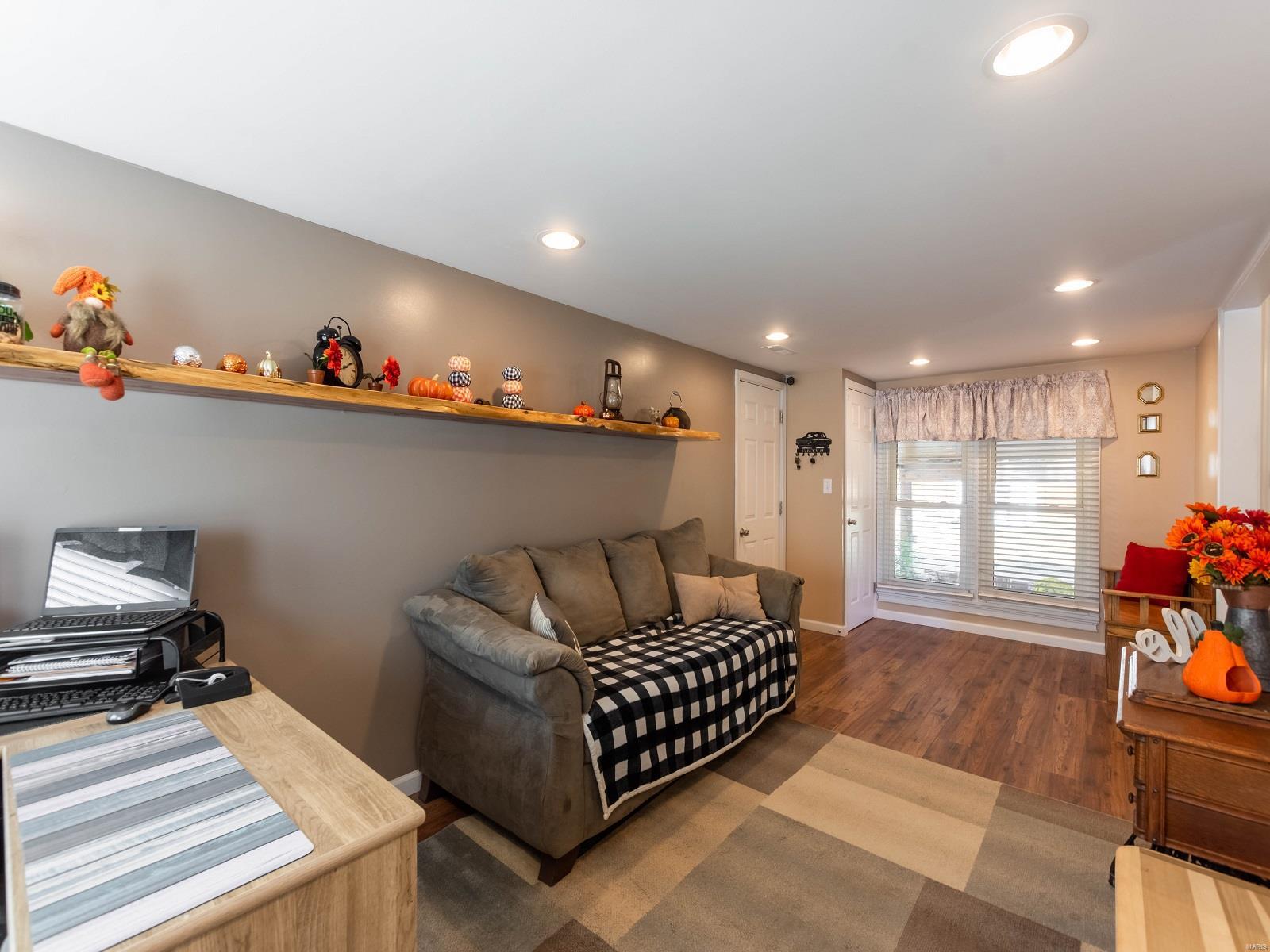116 Applegate Lane Ballwin, MO 63011 - Photo 13 of 19 Gallery Image 13