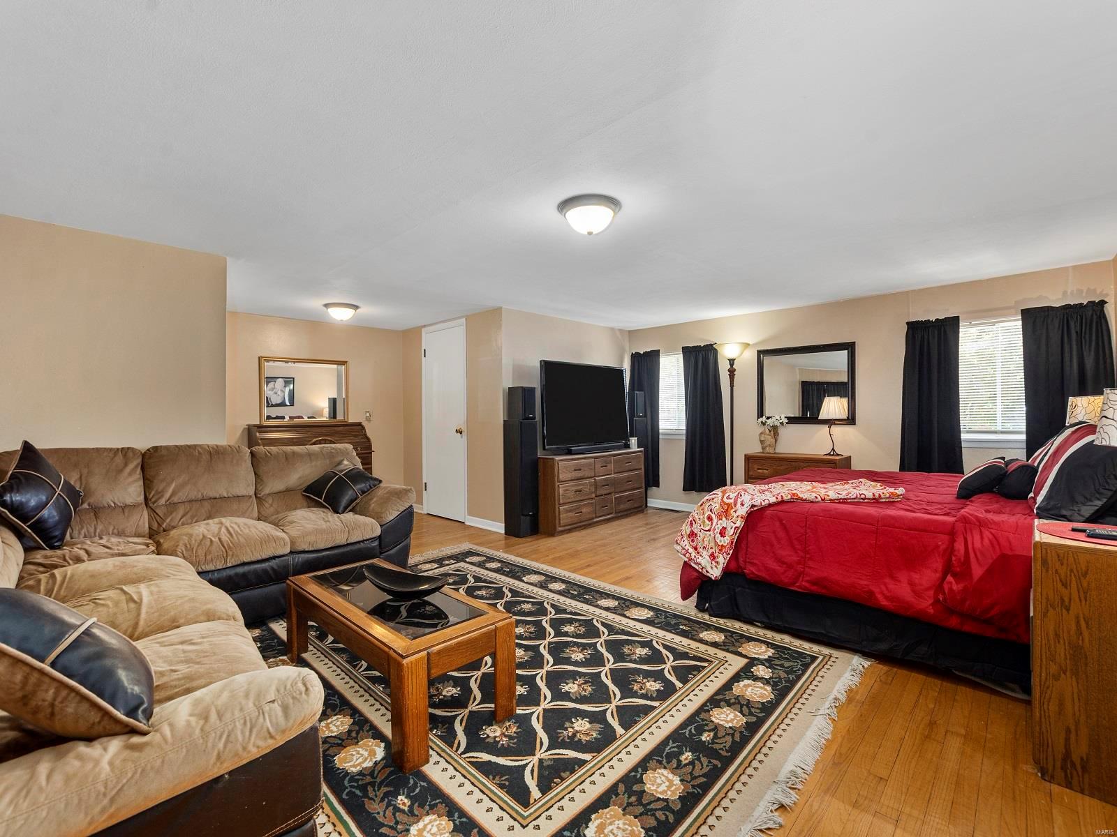 116 Applegate Lane Ballwin, MO 63011 - Photo 6 of 19 Gallery Image 6