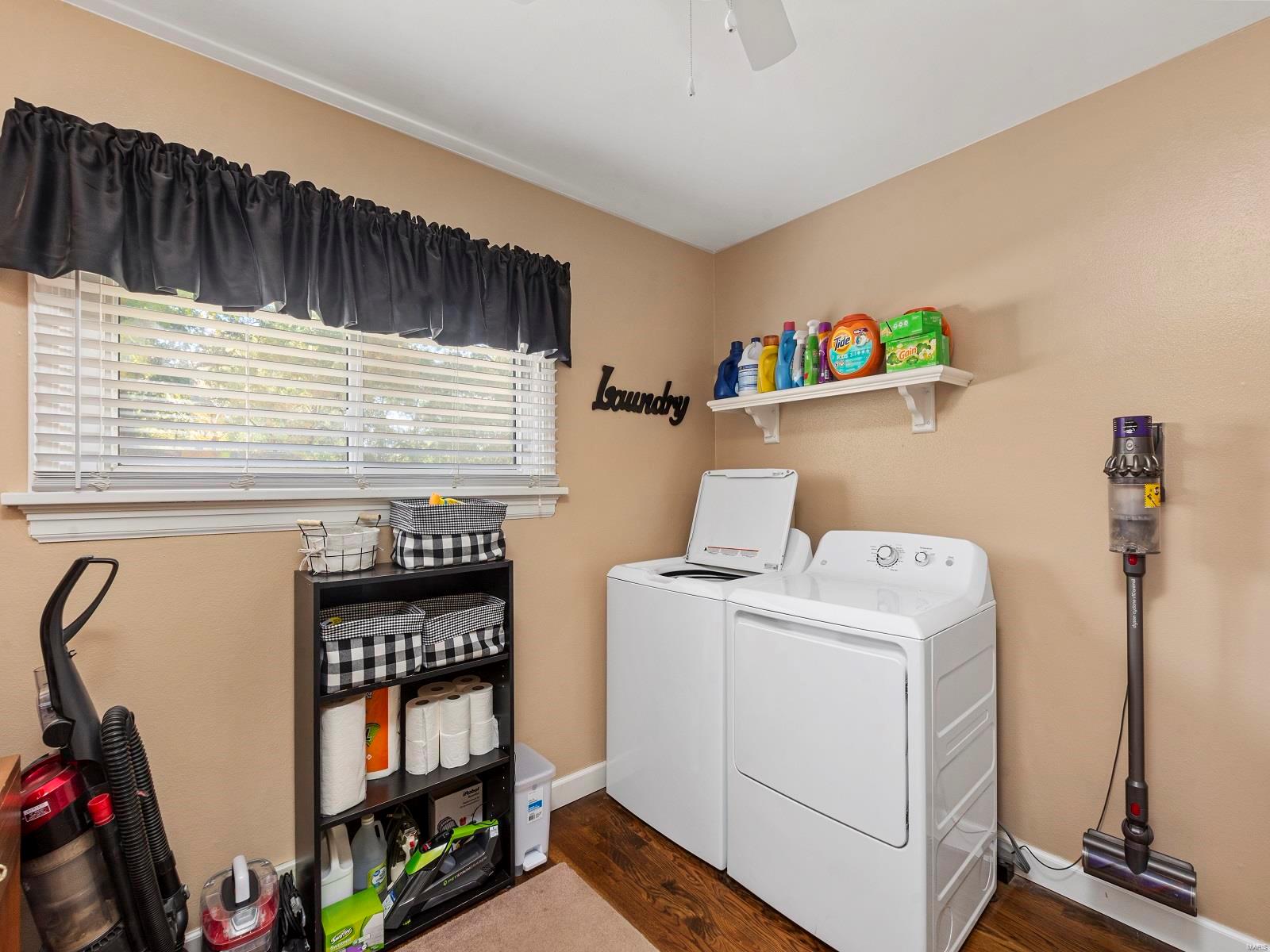 116 Applegate Lane Ballwin, MO 63011 - Photo 7 of 19 Gallery Image 7