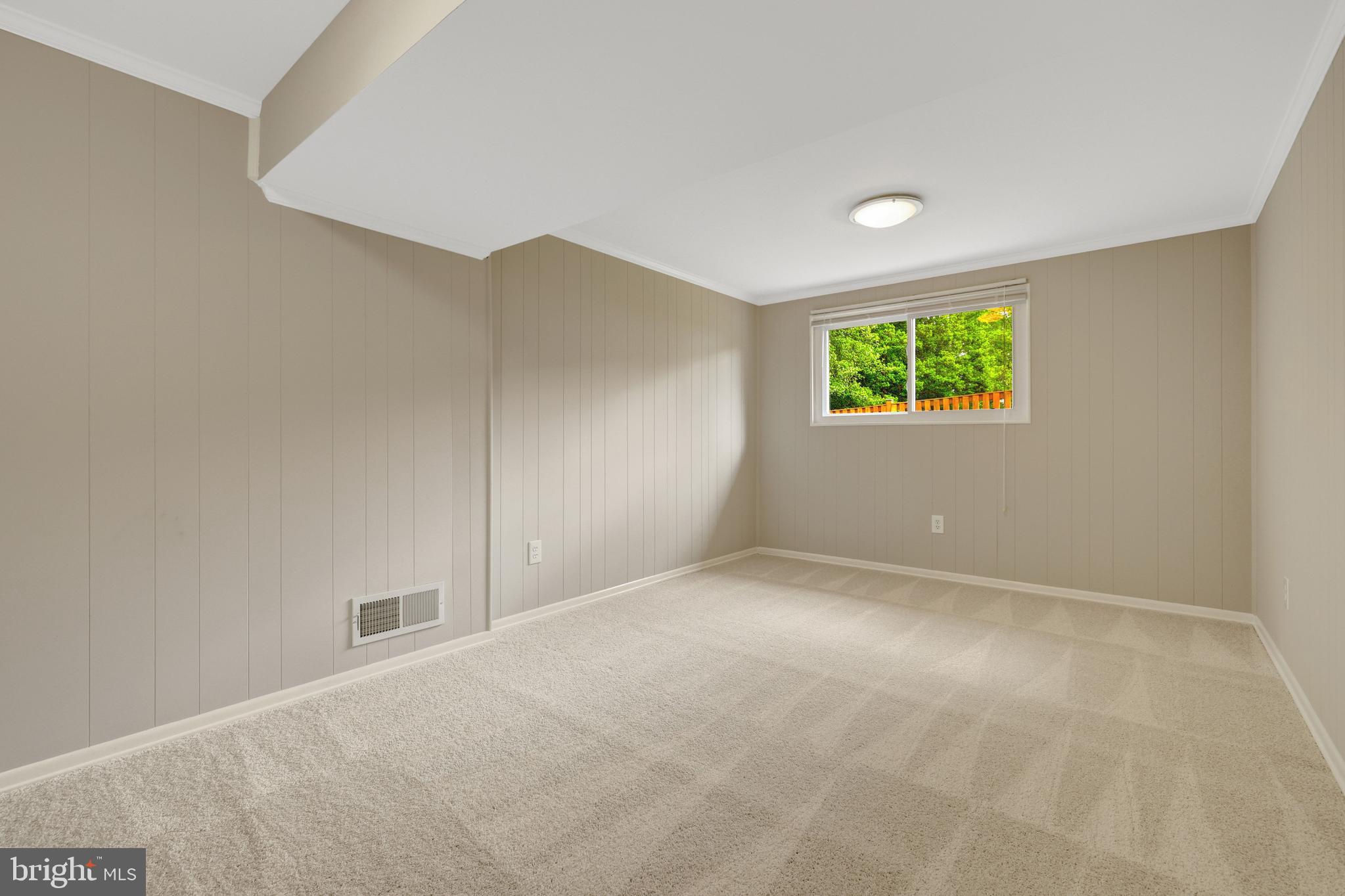 8712 Piccadilly Place Springfield, VA 22151 - Photo 32 of 54