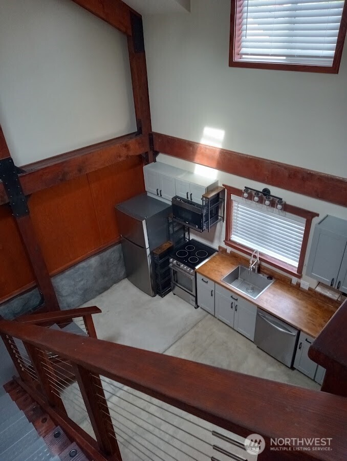 3330 Rucker Avenue Everett, WA 98201 - Photo 10 of 21