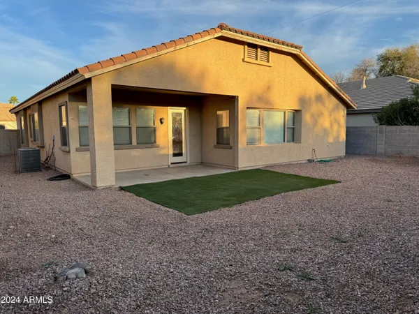 $2,700 | 7206 North 88th Lane, Glendale, AZ 85305
