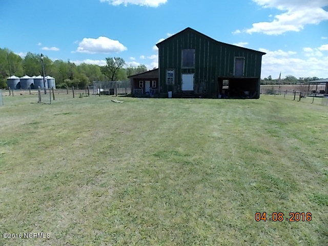 1309 Girl Scout Road Kinston, NC 28501 - Photo 3 of 13 Barn
