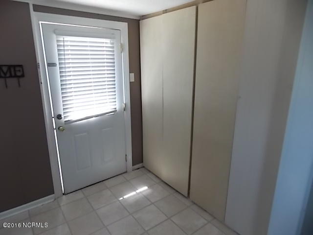 1309 Girl Scout Road Kinston, NC 28501 - Photo 6 of 13 Laundry area