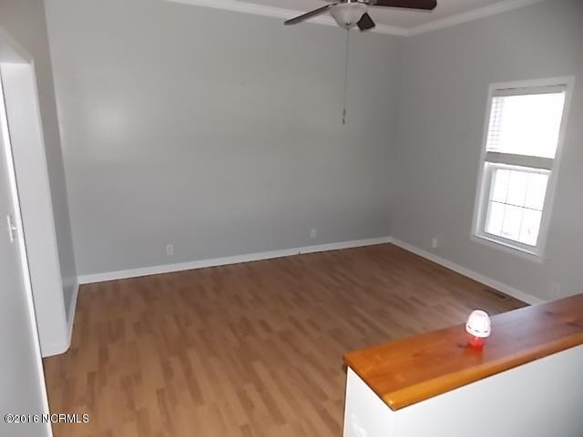 1309 Girl Scout Road Kinston, NC 28501 - Photo 8 of 13 Dining room