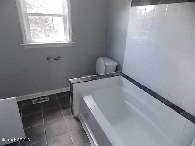 1309 Girl Scout Road Kinston, NC 28501 - Photo 10 of 13 Bathroom