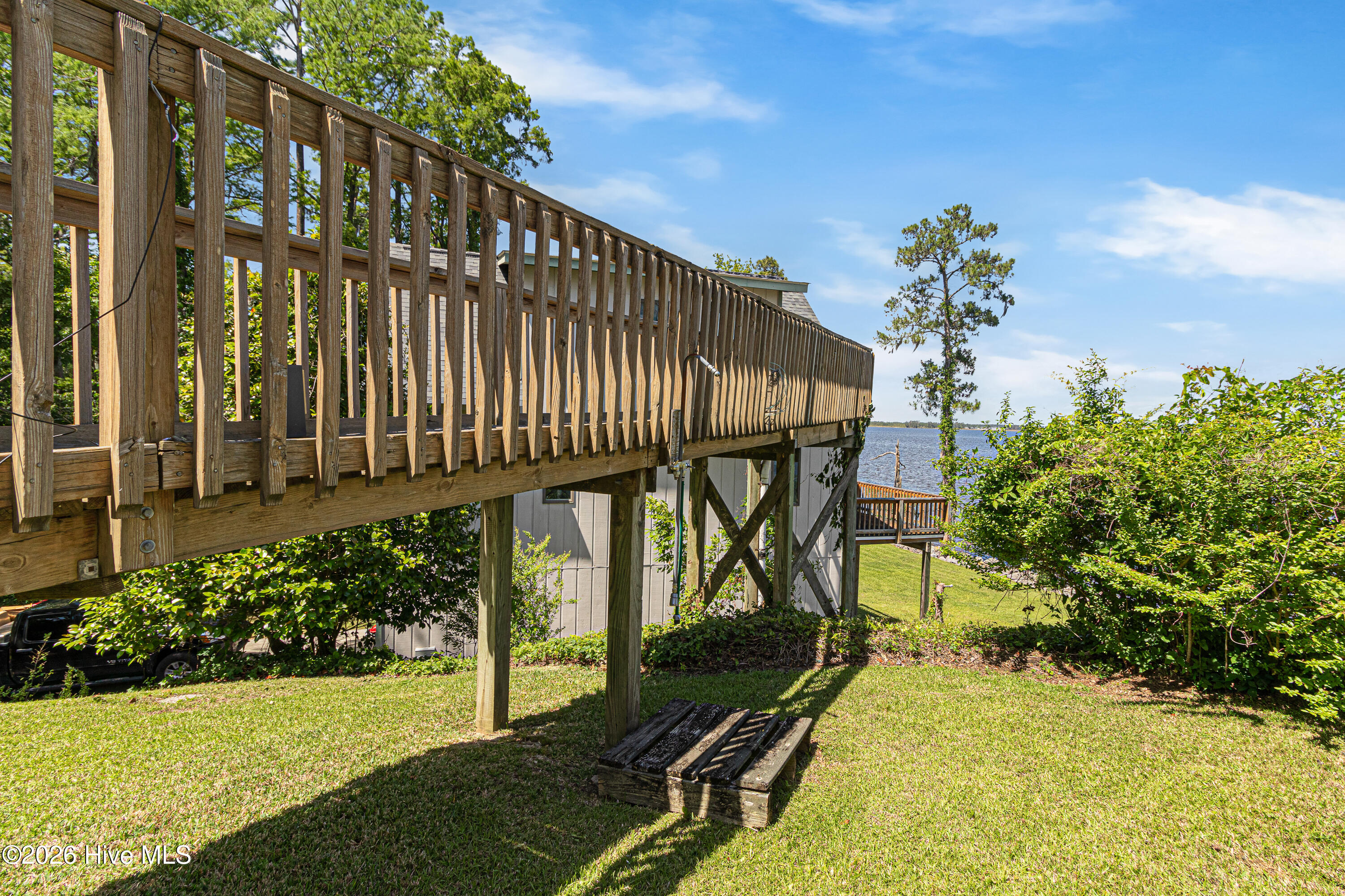 4100 North Rivershore Drive New Bern, NC 28560 - Photo 76 of 87 Outdoor Shower