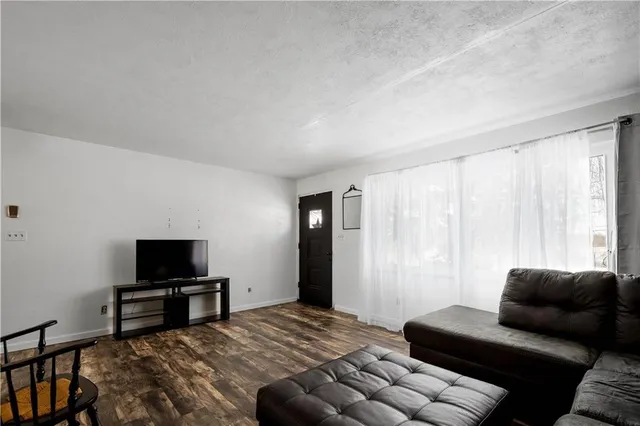 $185,000 | 1032 Greensburg Pike, West Newton, PA 15089