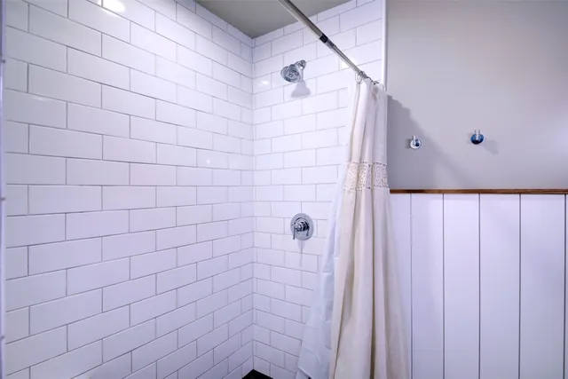 $2,399 | 11813 Highland Oaks Trail, Austin, TX 78759