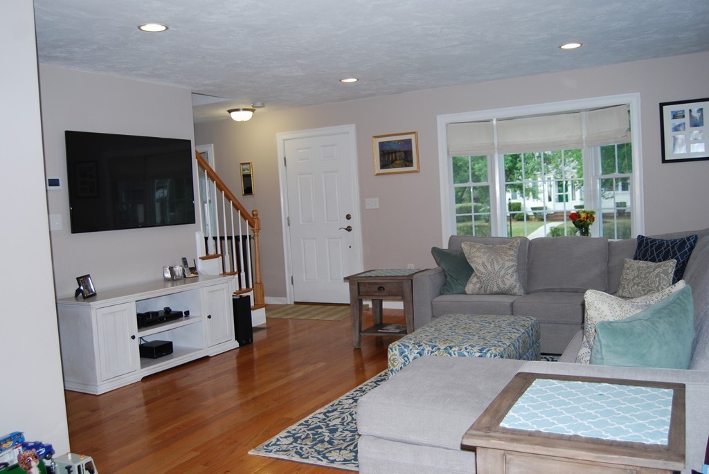 15 Stratford Road Natick, MA 01760 - Photo 3 of 28