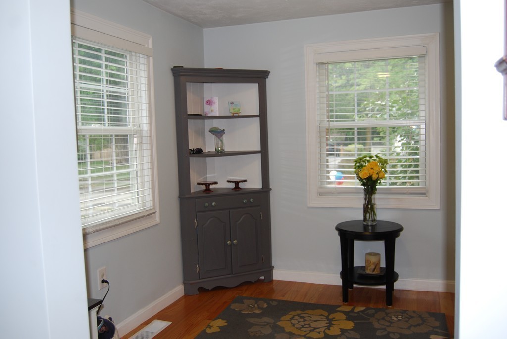 15 Stratford Road Natick, MA 01760 - Photo 9 of 28