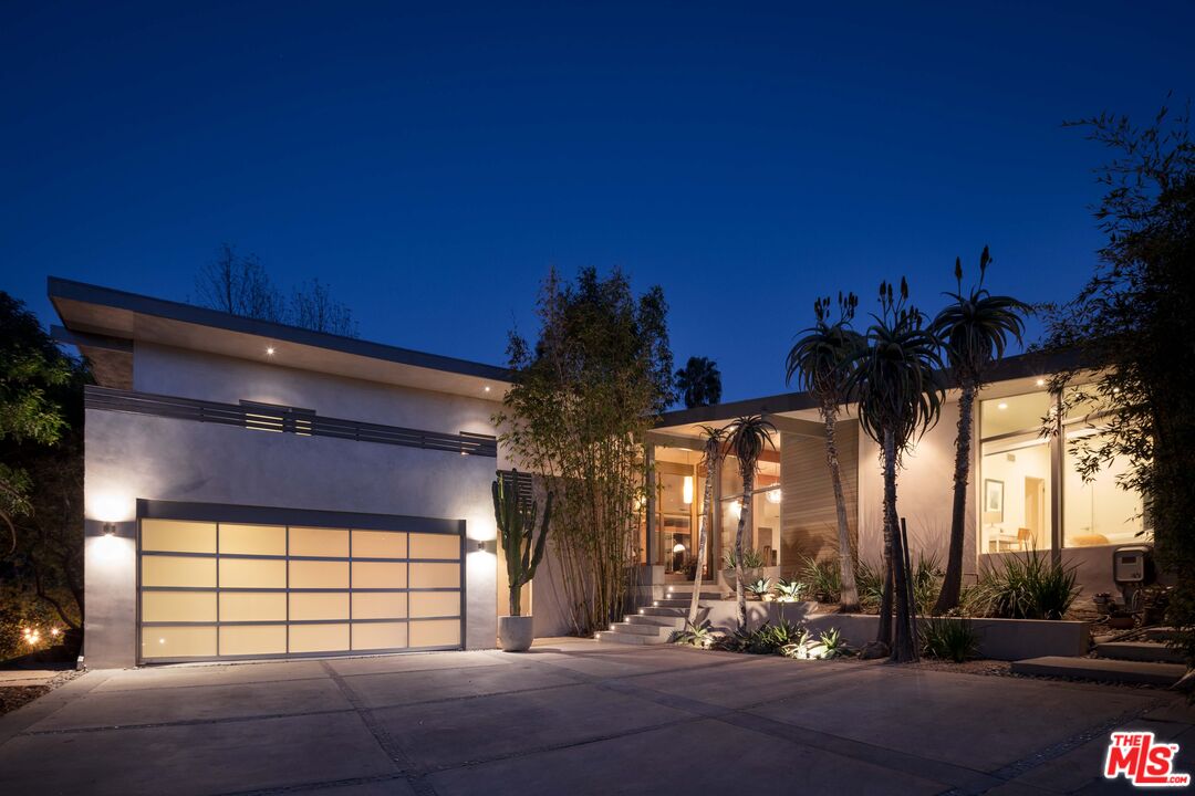 7500 Devista Drive Los Angeles, CA 90046 - Photo 2 of 41 a view of a building