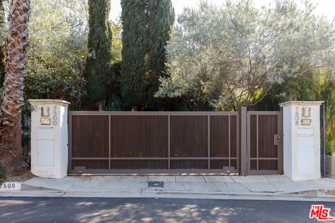 7500 Devista Drive Los Angeles, CA 90046 - Photo 35 of 41