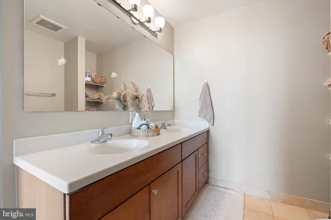 $245,000 | 105 Christina Landing Drive, Unit 1504, Wilmington, DE 19801