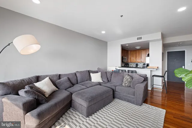 $245,000 | 105 Christina Landing Drive, Unit 1504, Wilmington, DE 19801