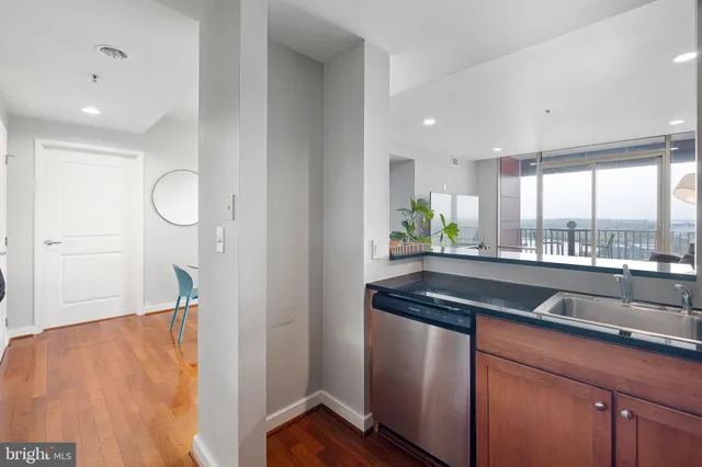 $245,000 | 105 Christina Landing Drive, Unit 1504, Wilmington, DE 19801