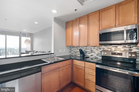 $245,000 | 105 Christina Landing Drive, Unit 1504, Wilmington, DE 19801