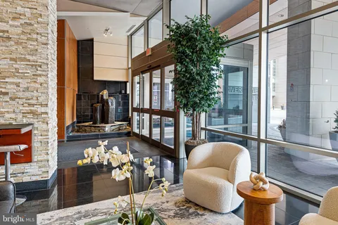 $245,000 | 105 Christina Landing Drive, Unit 1504, Wilmington, DE 19801