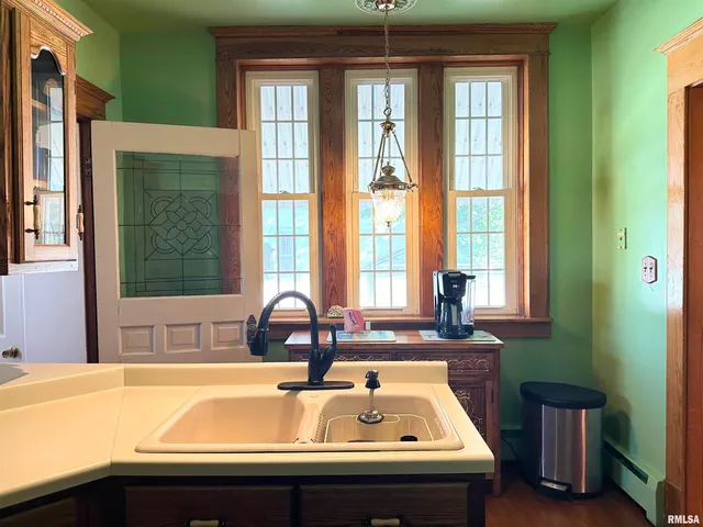 $139,900 | 404 East 5th Street, Johnston City, IL 62951