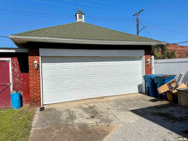 $139,900 | 404 East 5th Street, Johnston City, IL 62951