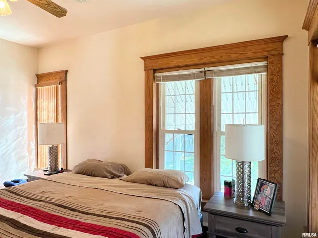 $139,900 | 404 East 5th Street, Johnston City, IL 62951