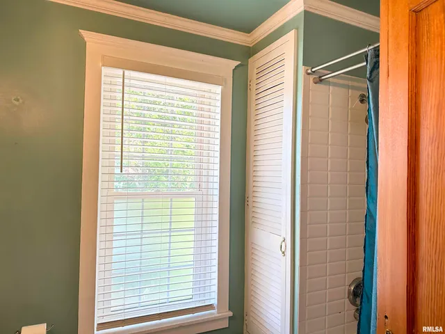 $139,900 | 404 East 5th Street, Johnston City, IL 62951