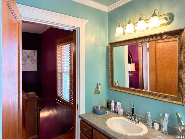 $139,900 | 404 East 5th Street, Johnston City, IL 62951